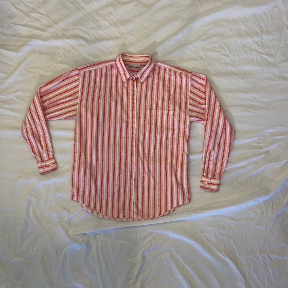 Late 80’s/ early 90’s button up collared blouse